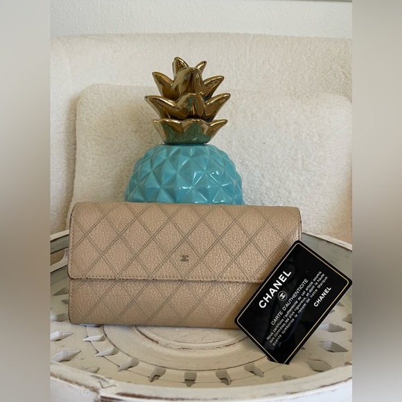 🔥EUC CHANEL Bicolore Quilted CC Logo Long Wallet - Picture 1 of 12